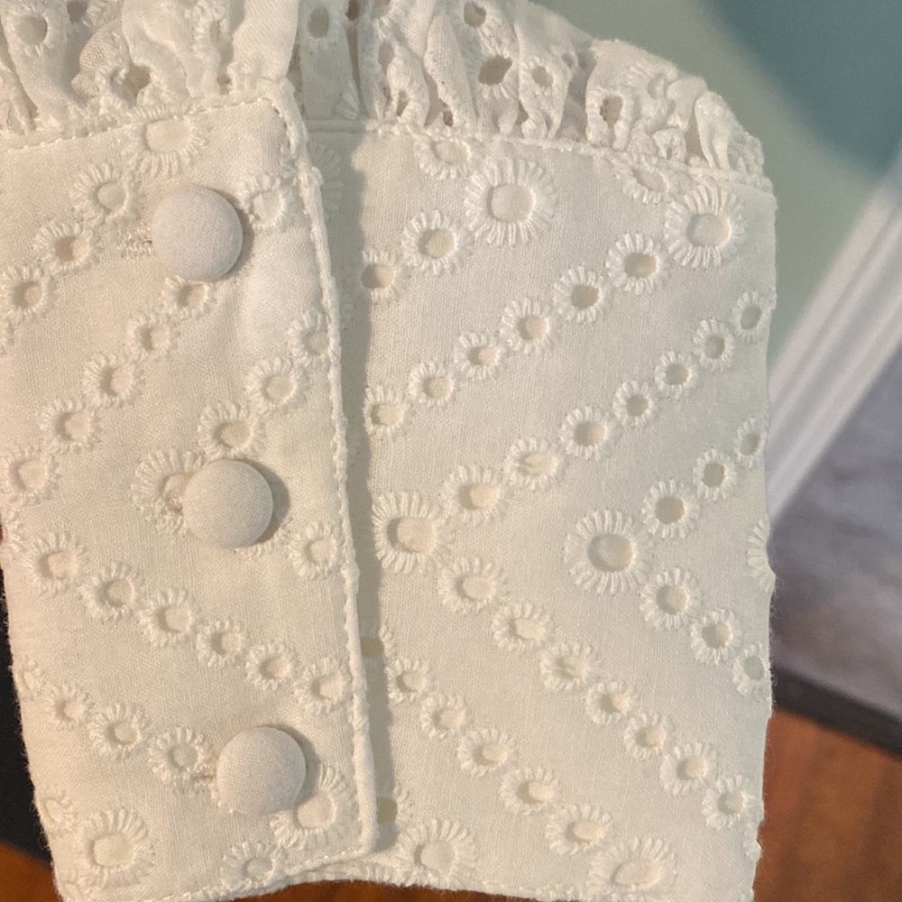 DUPLICATE BY MISTAKE-only 1-NWT WOMEN’S WHO WHAT WEAR EYELET SHIRT - Picture 6 of 8